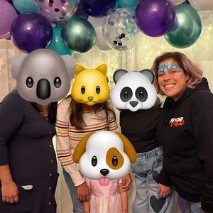 Meet your Posher, Crystal